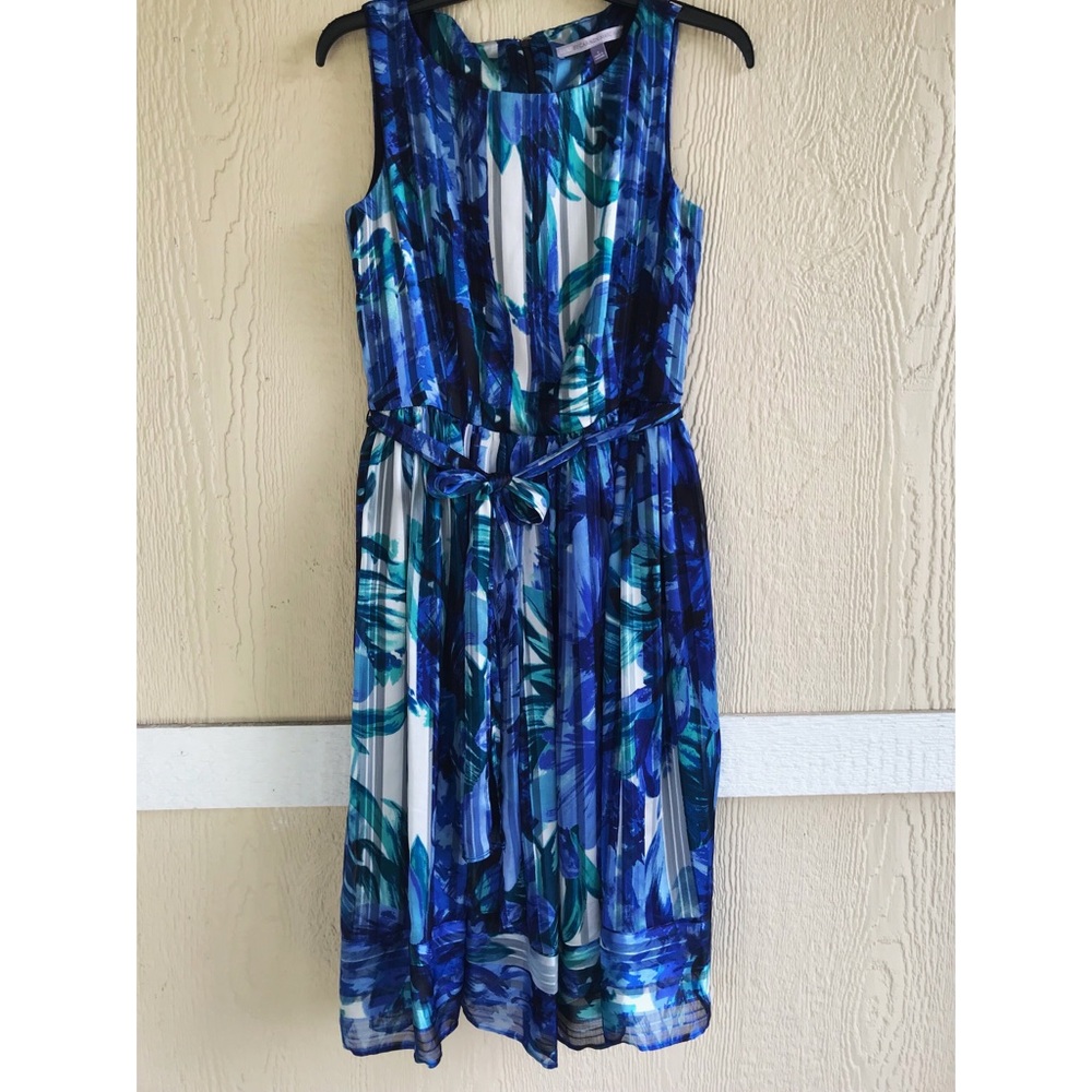 Luxe by Carmen Marc Valvo blue floral dress